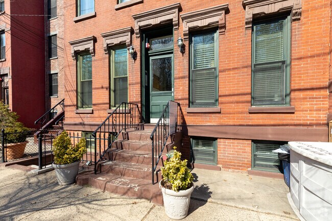 Entrance - 236 6th St