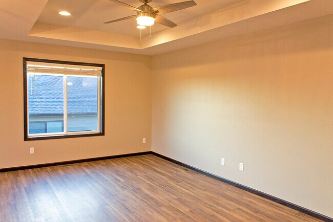 Living Room - 231 E Blue Bell Dr