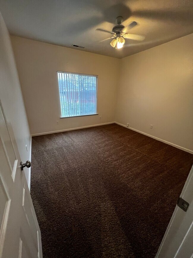 Foto del edificio - 1705 Redwood Ave