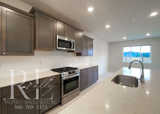 Building Photo - BRAND NEW 2024 HOME!