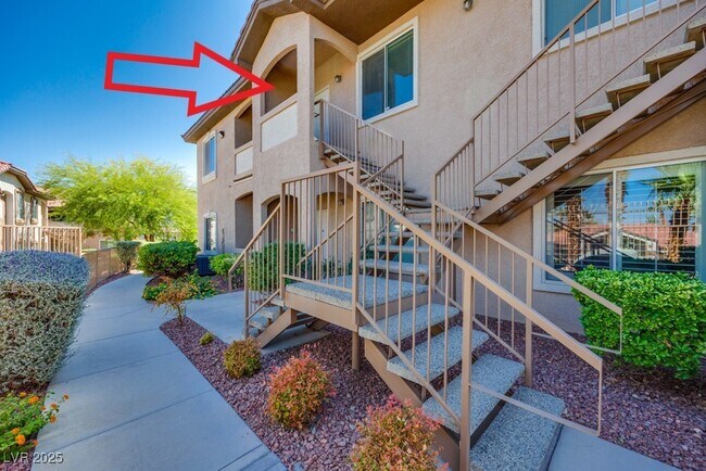 Building Photo - 2305 W Horizon Ridge Pkwy