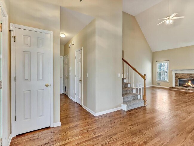Foto del edificio - 2555 Highland Pointe Dr