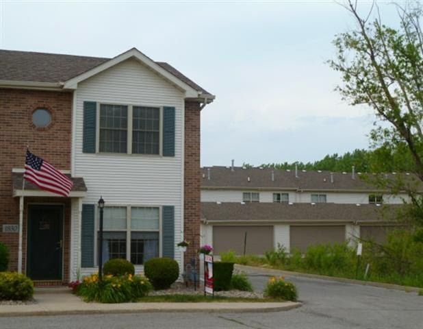 Building Photo - 1830 Chestnut Ln