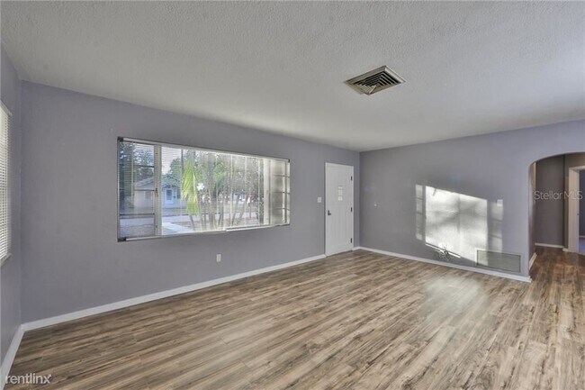 Foto del edificio - 4 br, 2 bath House - 1000 Lotus Path