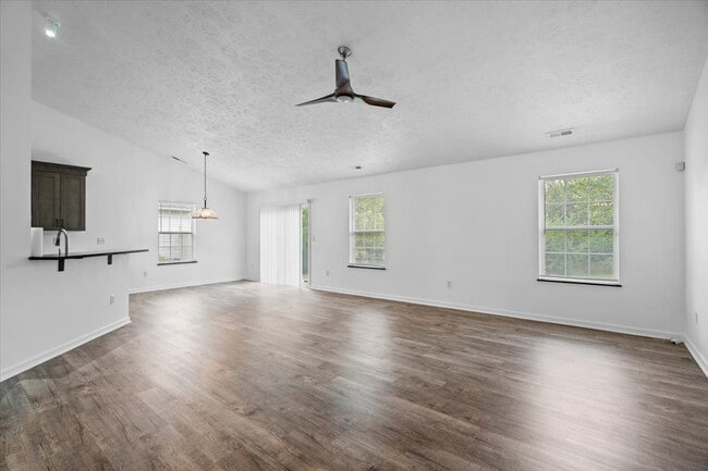 Building Photo - 1429 Softwind Dr