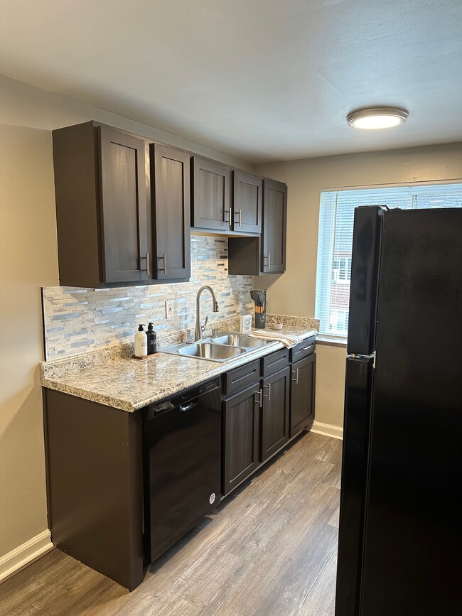 1BR with den - 660SF - Hyde Park Commons - HPA