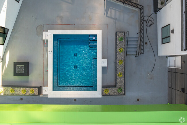 Hot Tub - Entry Note