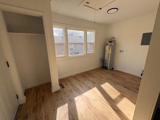 Building Photo - 1401 Edgemoor Dr