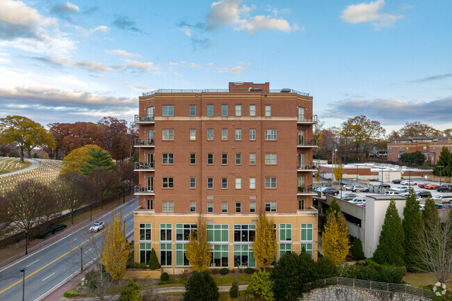 Building Photo - Emerson Overlook Condominium