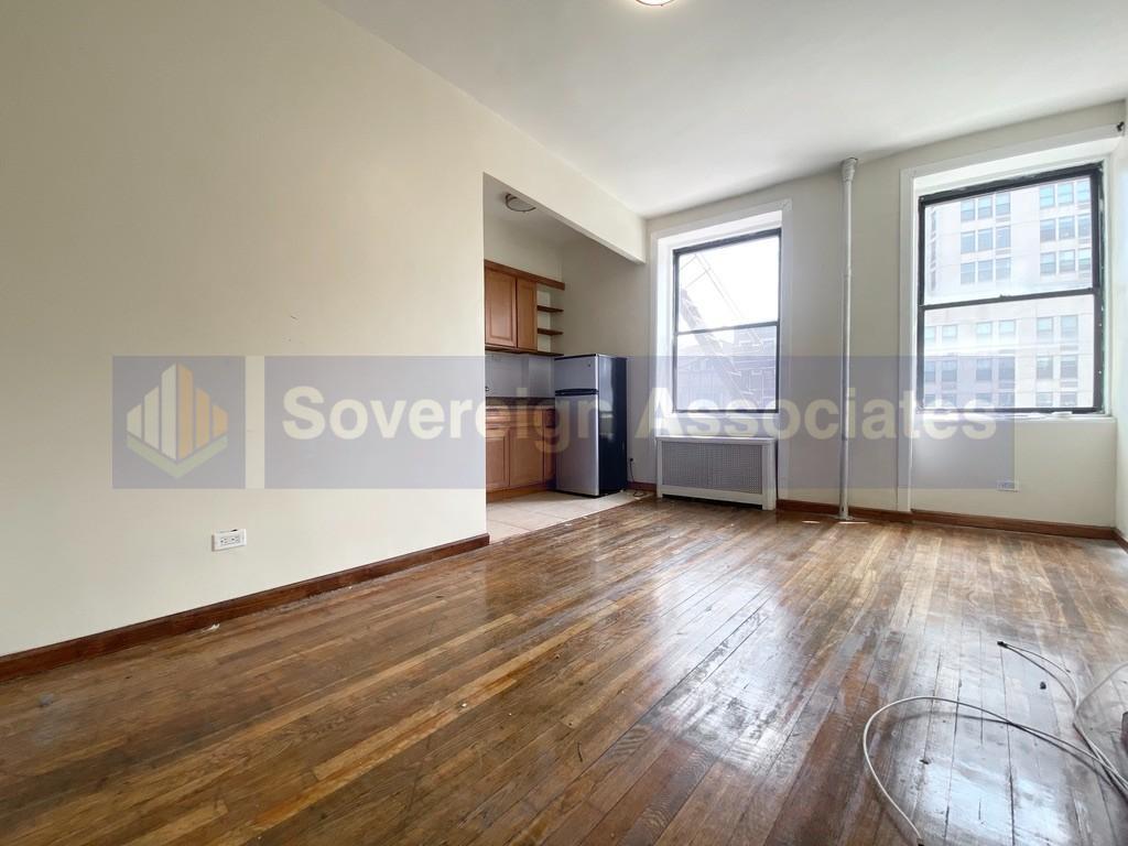 Foto principal - 235 W 103rd St