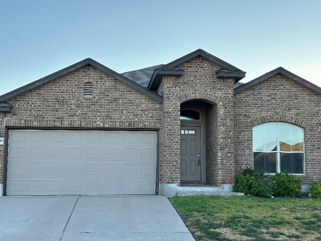 Building Photo - 2809 Skinner Dr