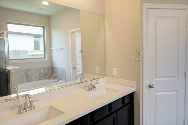 Building Photo - 523 Timber Voyage Ct