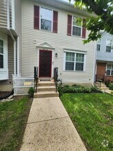 Building Photo - 2804 Lindesfarn Terrace