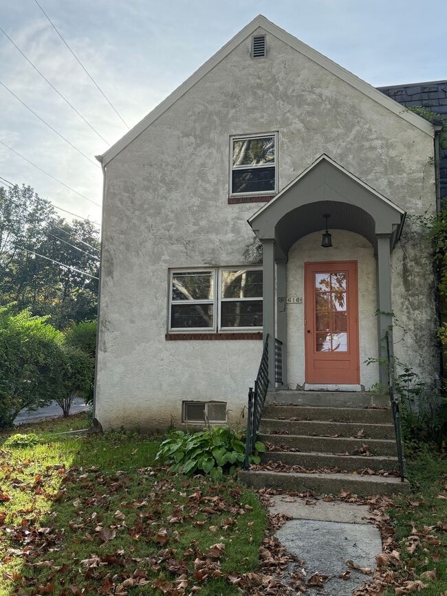 Building Photo - 616 W Foster Ave
