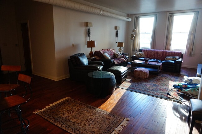 Living Room - 300 4th Ave