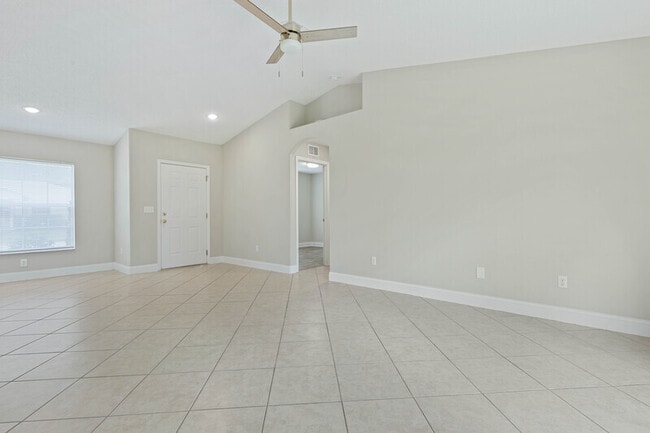 Building Photo - 34 Reybury Ln