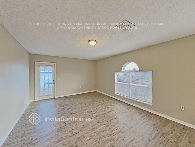 Foto del edificio - 1569 Elkcam Blvd