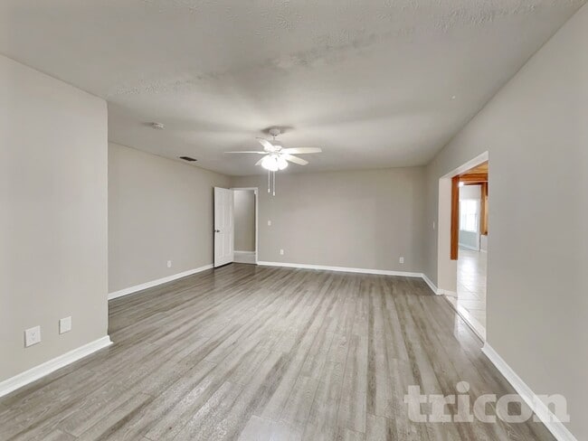 Foto del edificio - 14314 Ravenwood Ln