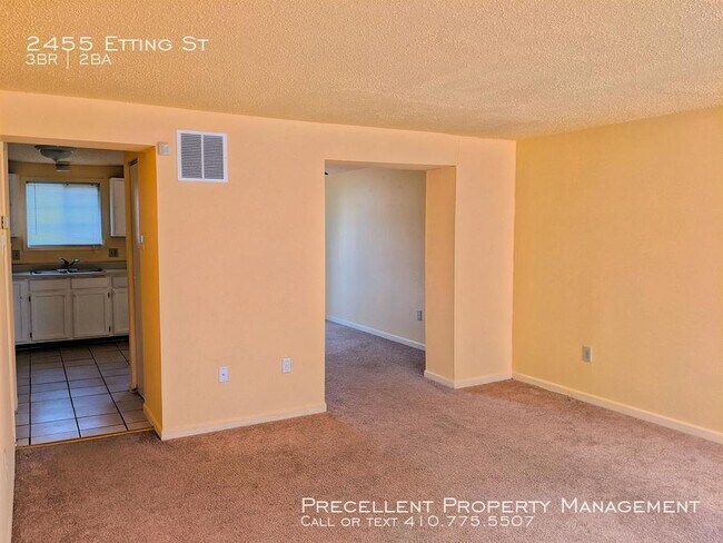 Building Photo - 2455 Etting St