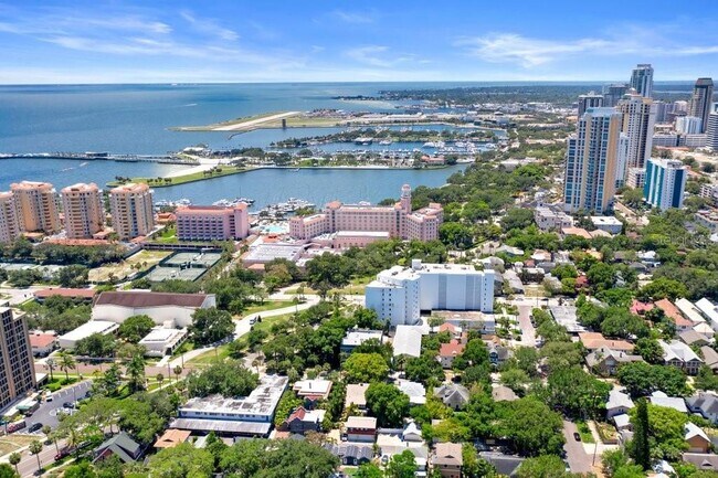 Foto del edificio - 2120 1st St N