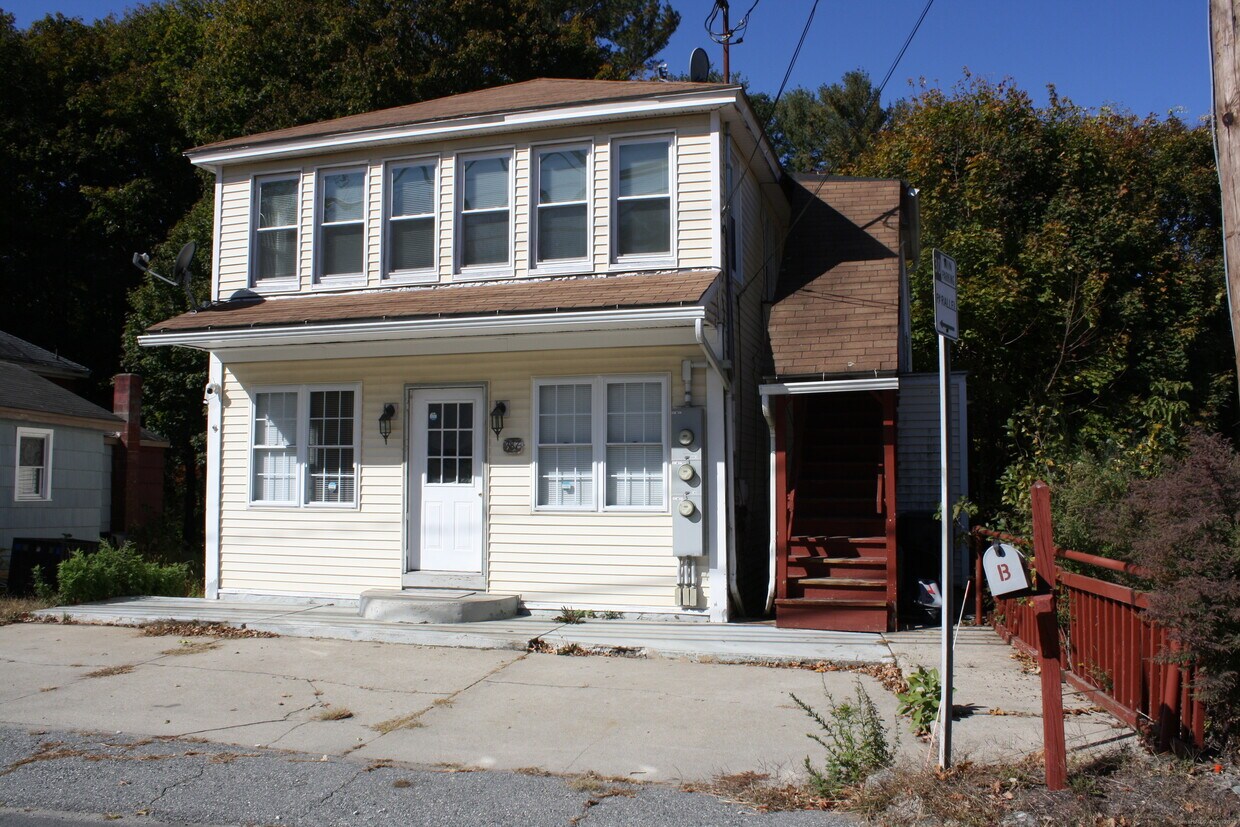 Primary Photo - 387 Putnam Pike