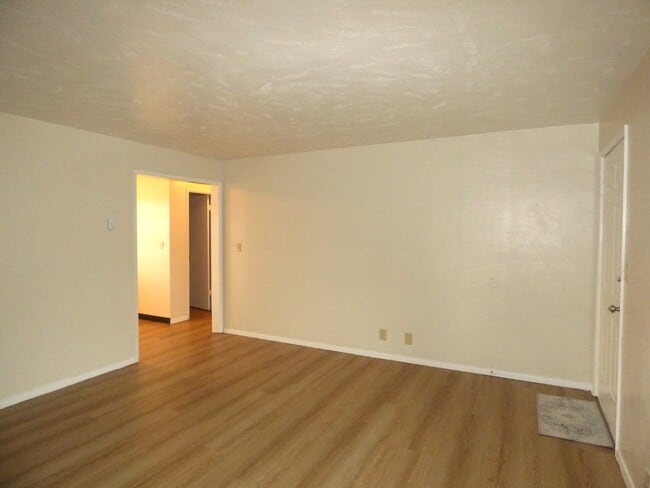 Building Photo - The Court at Hawthorne