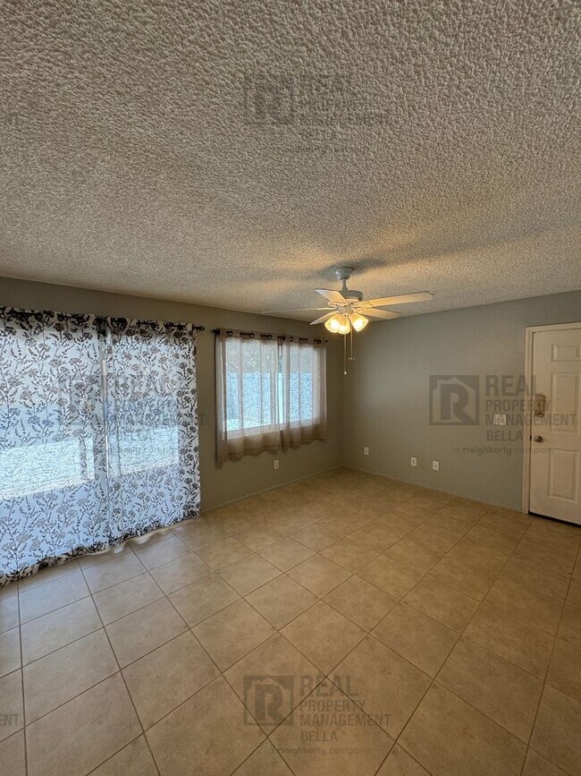 Foto del edificio - Move-In Ready 2-Bed, 2-Bath in Lake Elsinore