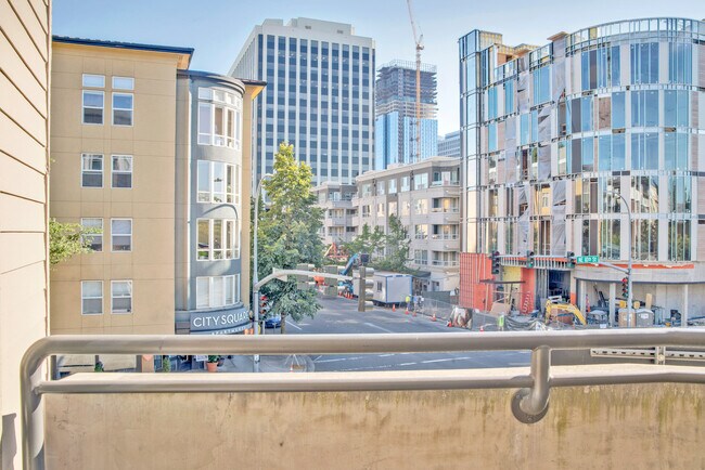 Foto del edificio - 11000 NE 10th St