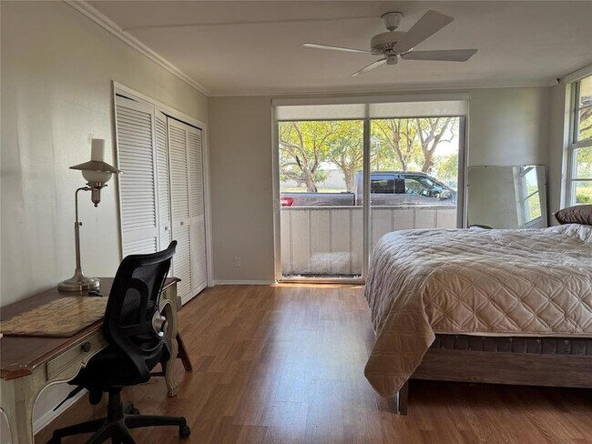 Foto del edificio - 2601 S Palm Aire Dr