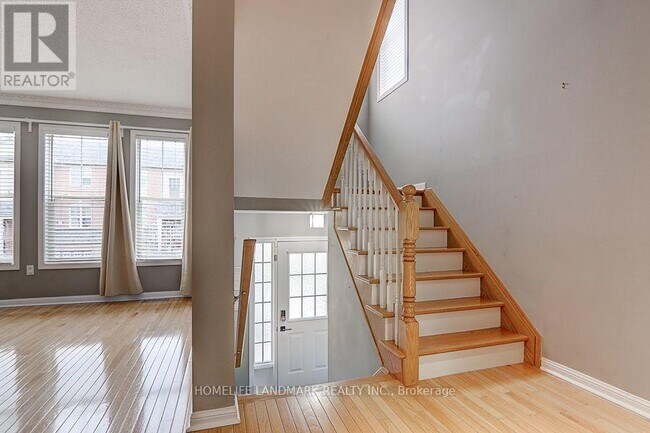 Photo du bâtiment - 5980 Whitehorn Ave