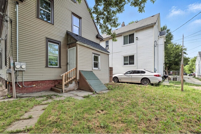 Building Photo - 3244 N 1st St