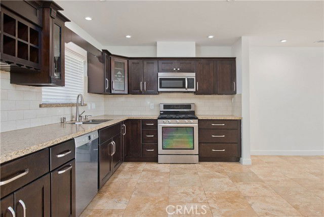 Foto del edificio - 17326 Chase St