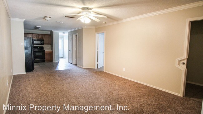 Building Photo - 3 br, 3 bath Apartment - 601 N Elkhart