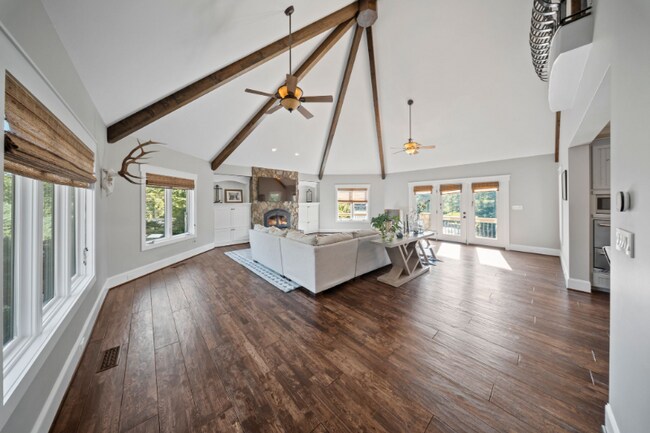 Foto del edificio - 271 44th Ave Cir NW