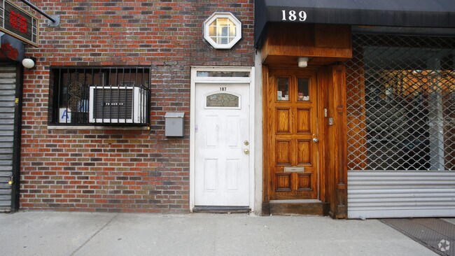 Building Photo - 187 Grand St