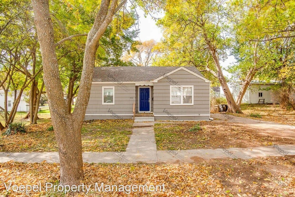 Primary Photo - 2 br, 1 bath House - 910 Main St.