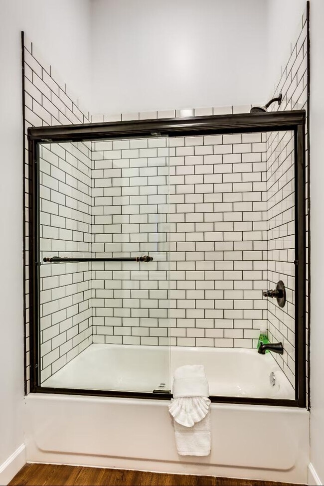 Building Photo - 706 N Racine Ave