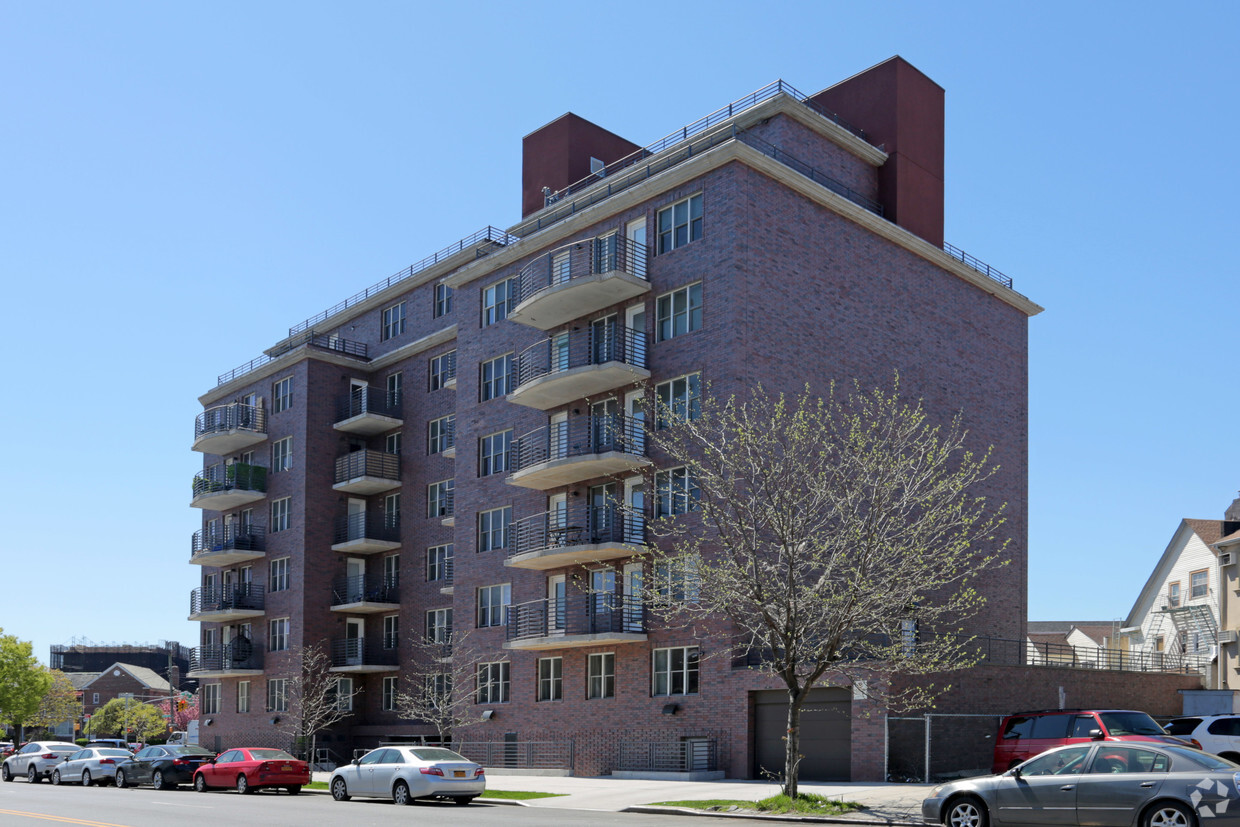 Building Photo - Remsen Tower