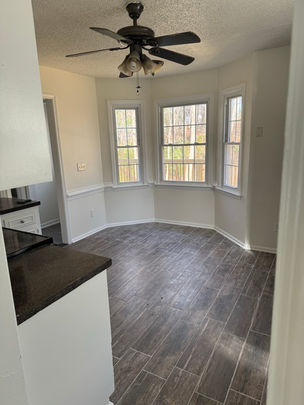 Foto del edificio - 245 Teesdale Ct