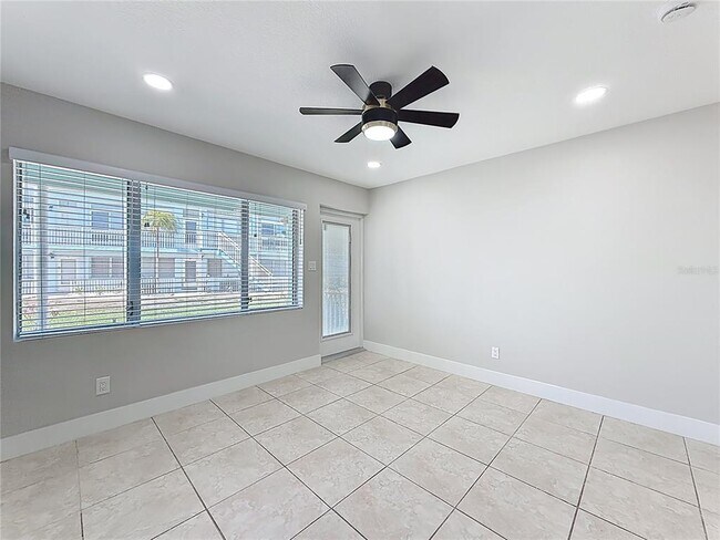 Foto del edificio - 1840 Shore Dr S