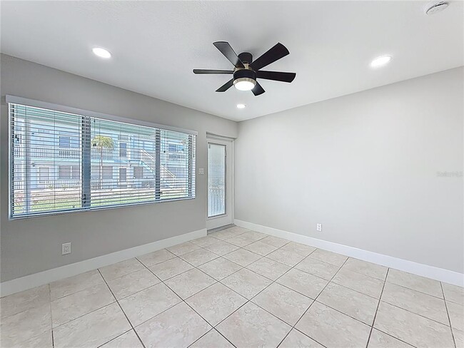 Building Photo - 1840 Shore Dr S