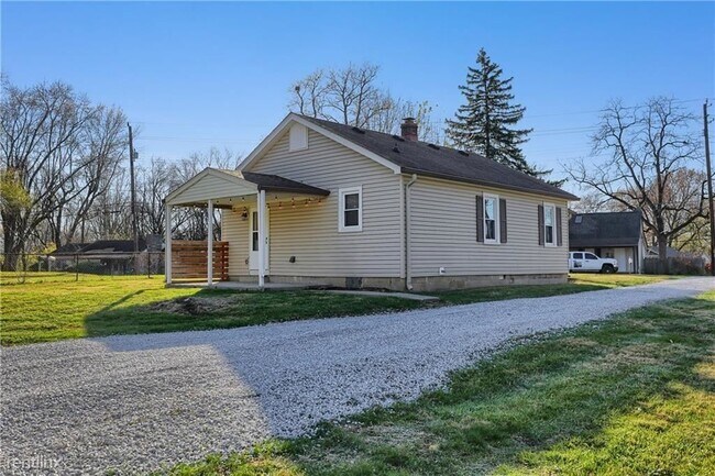 Building Photo - 2 br, 1 bath House - 3803 Carson Ave