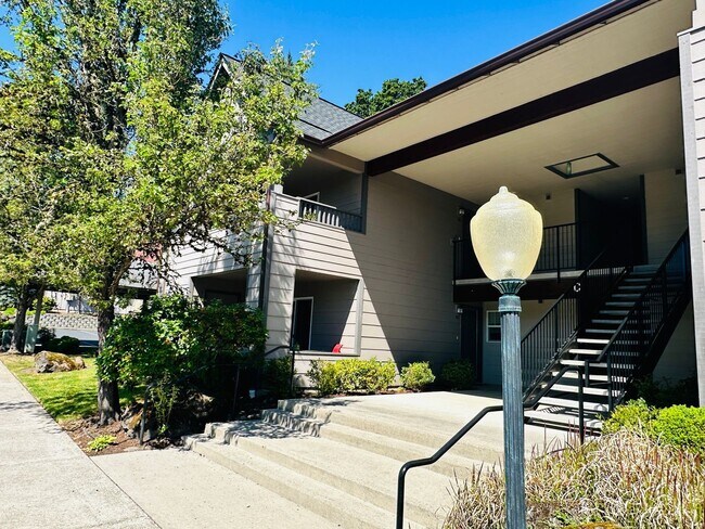 Foto del edificio - Charming Condo in Terrific Salmon Creek Location