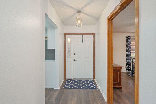 Foto del edificio - Enjoy resort-style amenities with this rental!