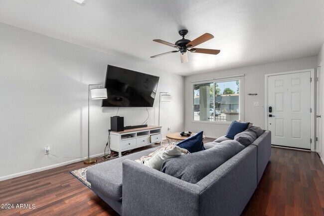 Building Photo - 2351 E Pebble Beach Dr