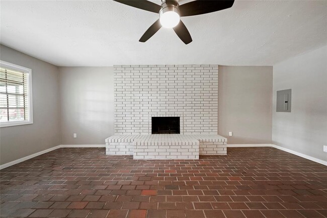 Building Photo - 2314 Carl Ct