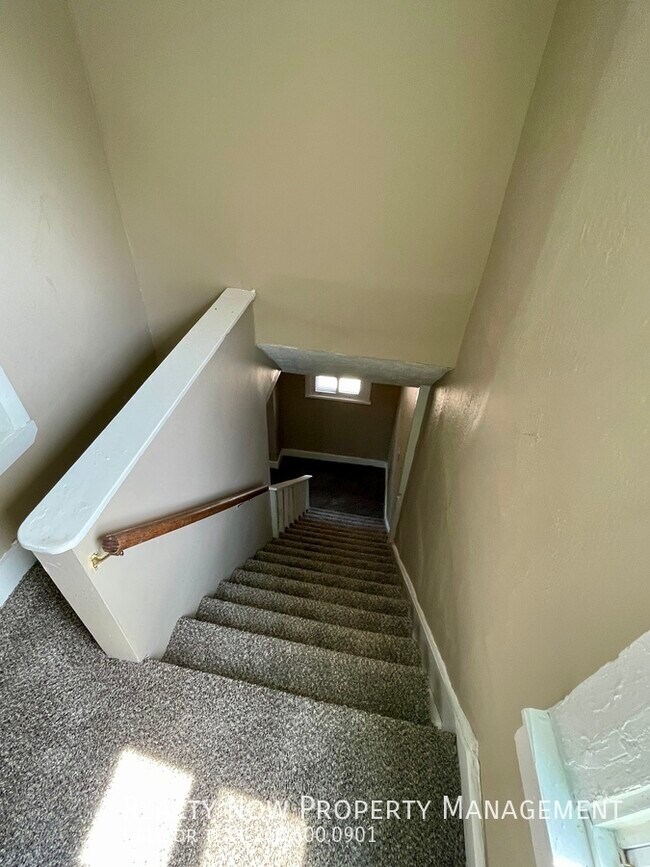 Building Photo - 16220 Grovewood Ave