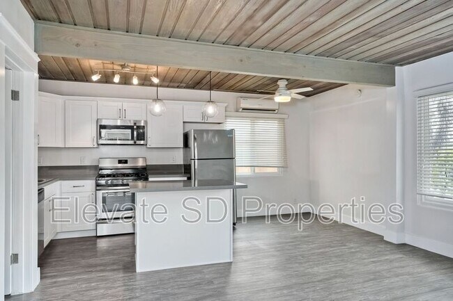Foto del edificio - 5172 W Point Loma Blvd