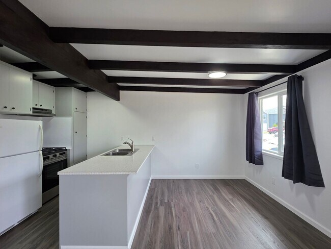 Foto del edificio - 1091-1097 Sun Rd