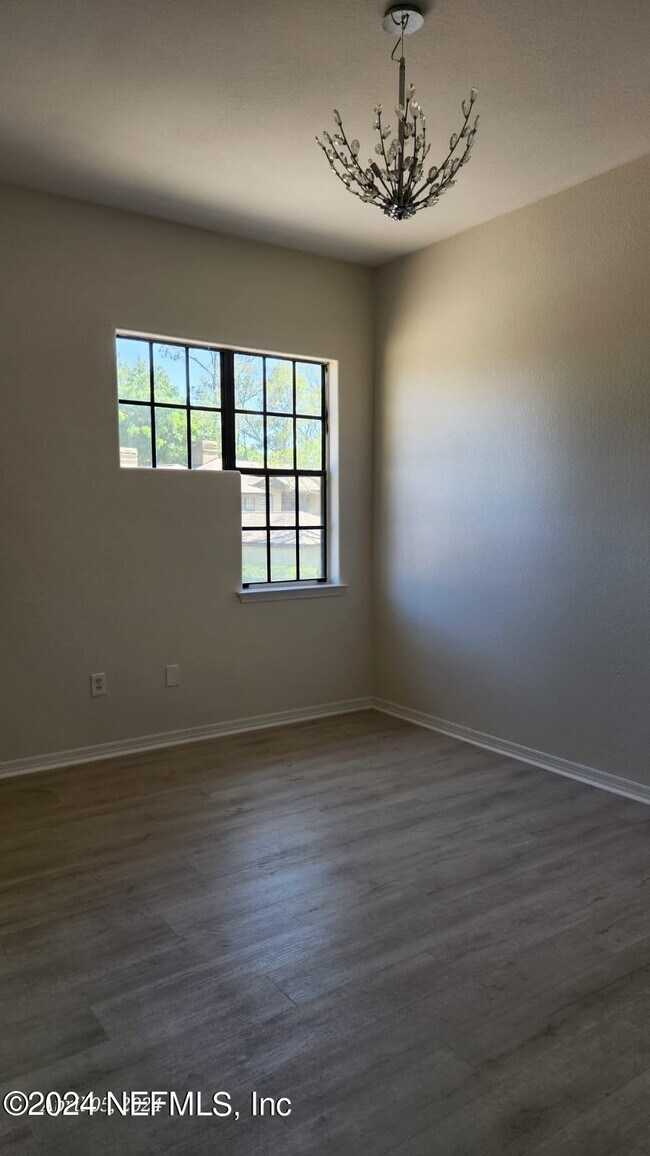 Building Photo - 10150 Belle Rive Blvd